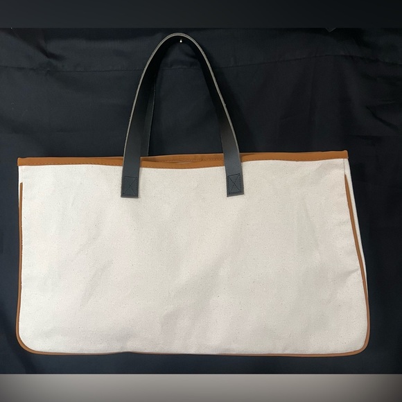 Trendy Canvas Tote with #MOMLIFE Design - Picture 3 of 5